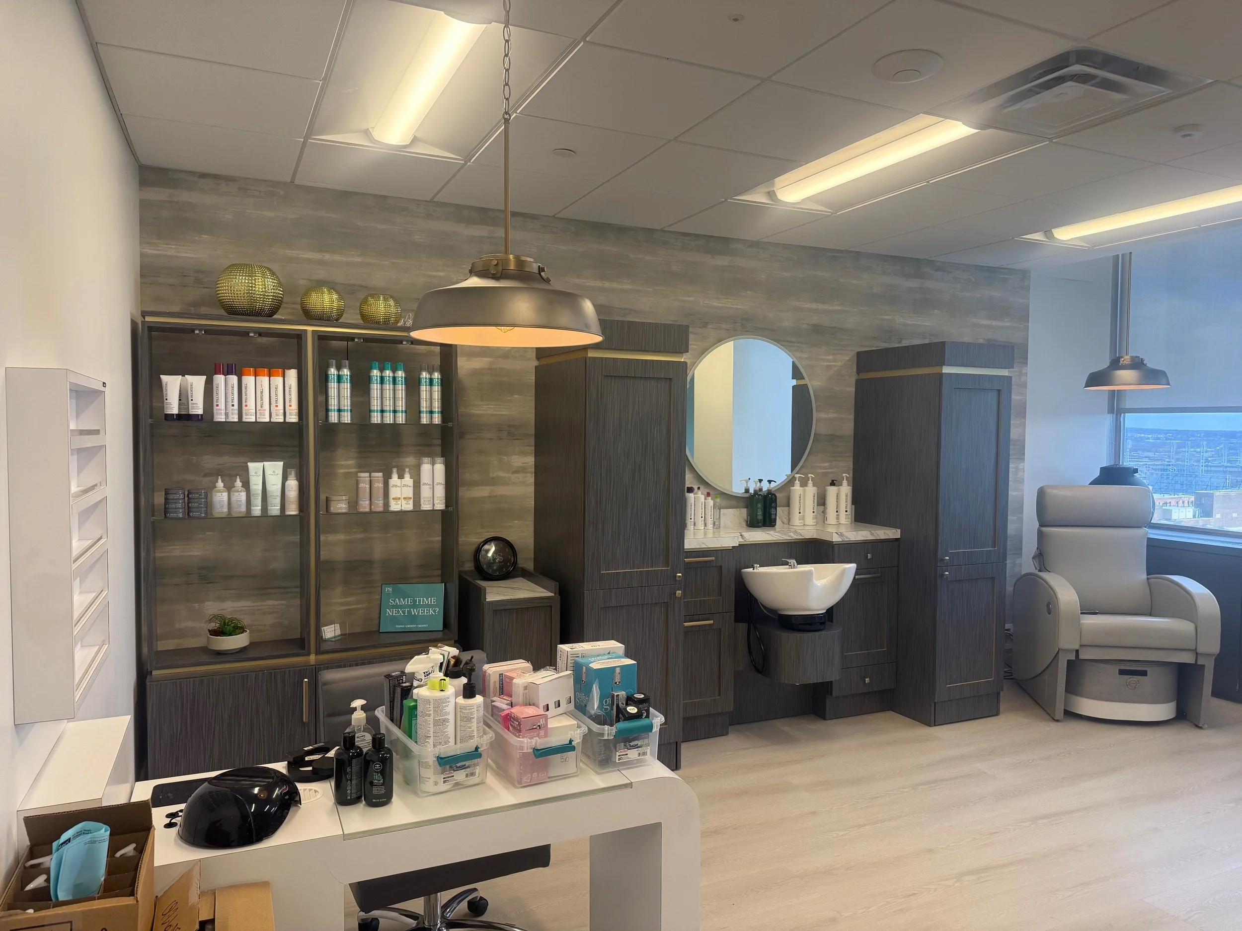 ps salon wallpaper 2.jpeg