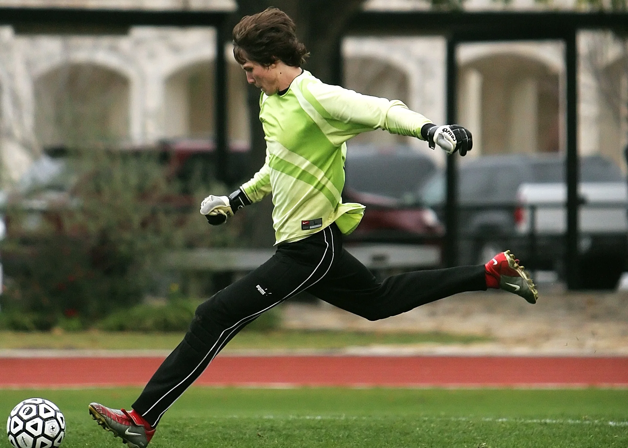 soccer-goal-keeper-player-kick-159516.jpeg