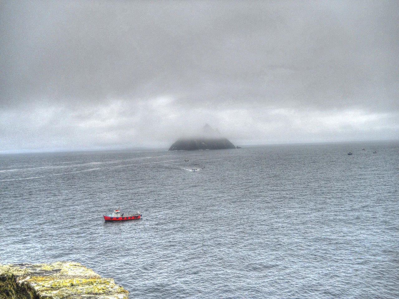 1280px-Distant_approach_(8045698947)