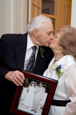 I would say the theme of this wedding was FAMILY, elegantly carried out.