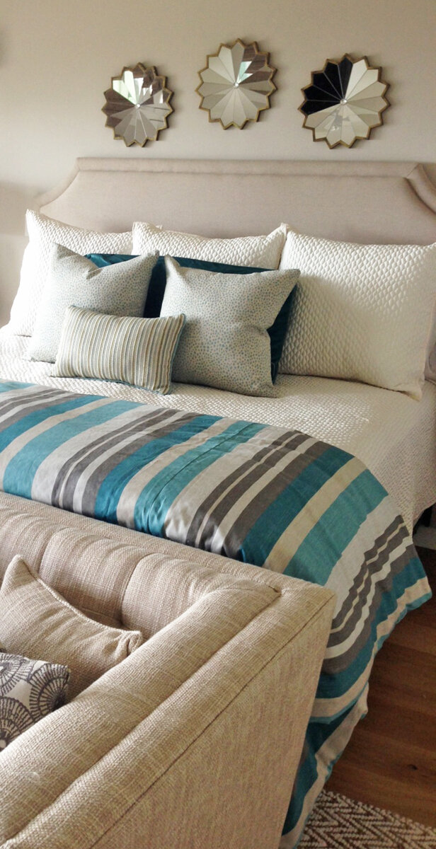 bedding+white+turquoise.jpg