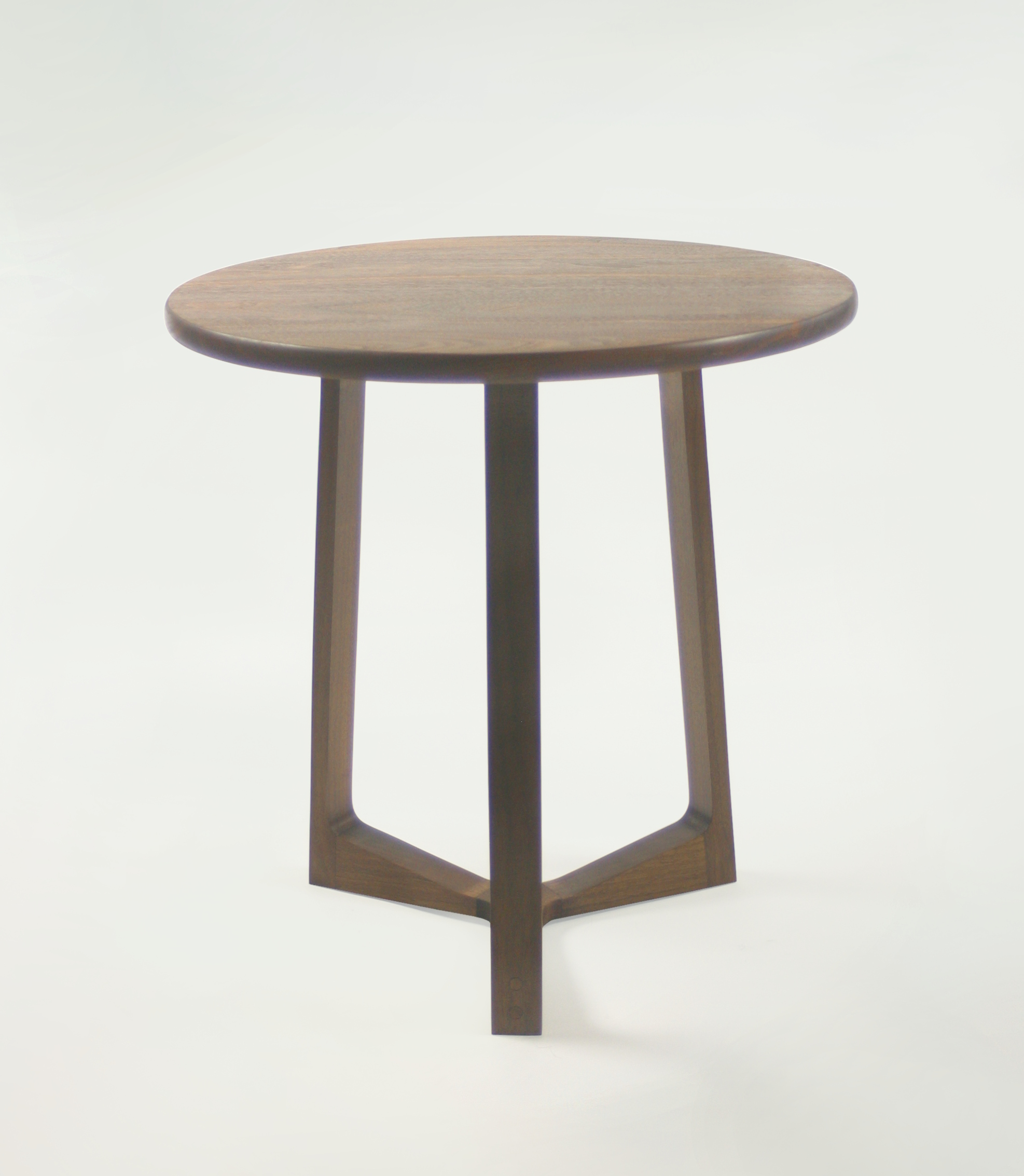 End table in Walnut (5).jpg