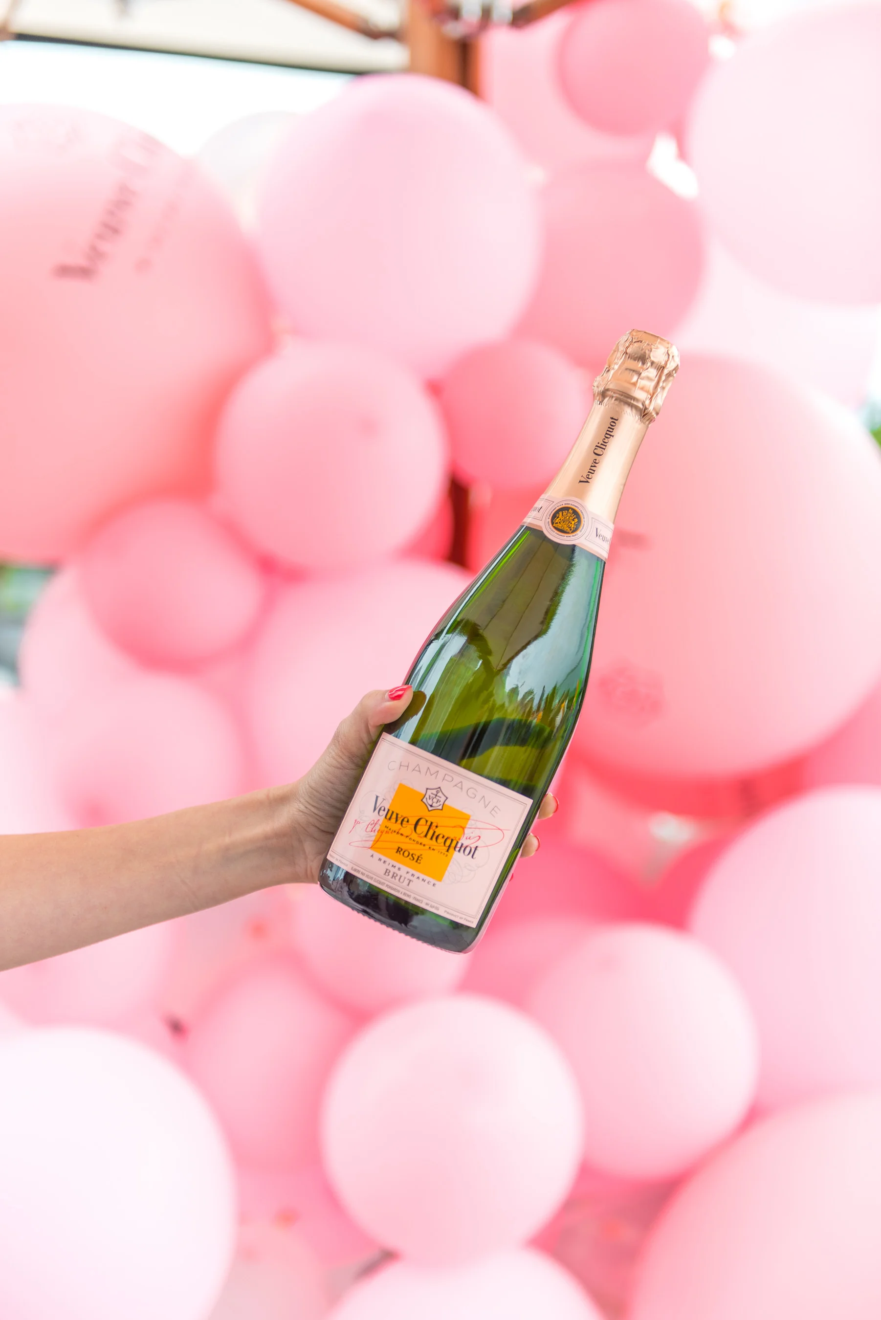 VEUVE CLICQUOT X THOMPSON HOTEL 
