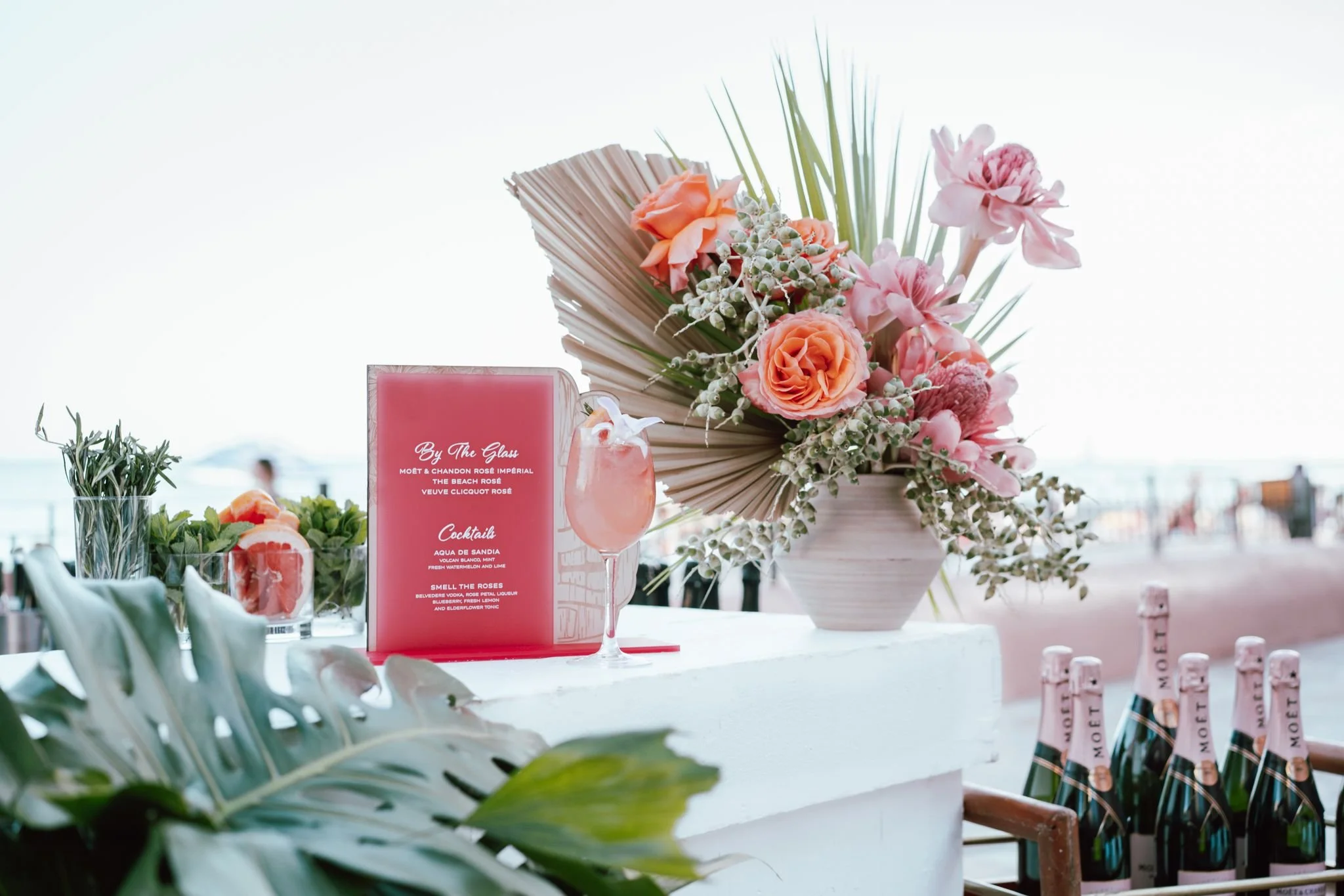 ROSÉ LUAU FEATURING: MOËT &amp; CHANDON + VEUVE CLICQUOT- ROYAL HAWAIIAN