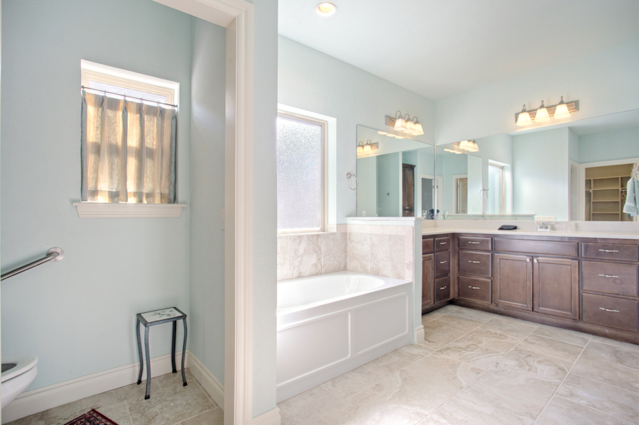 006Master Bath.jpg