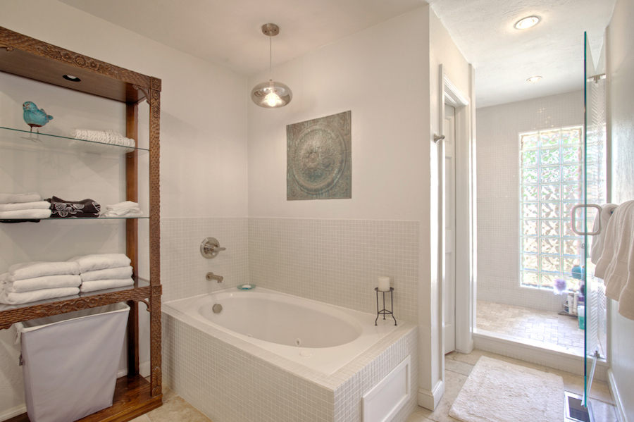 Master Bath B.jpg