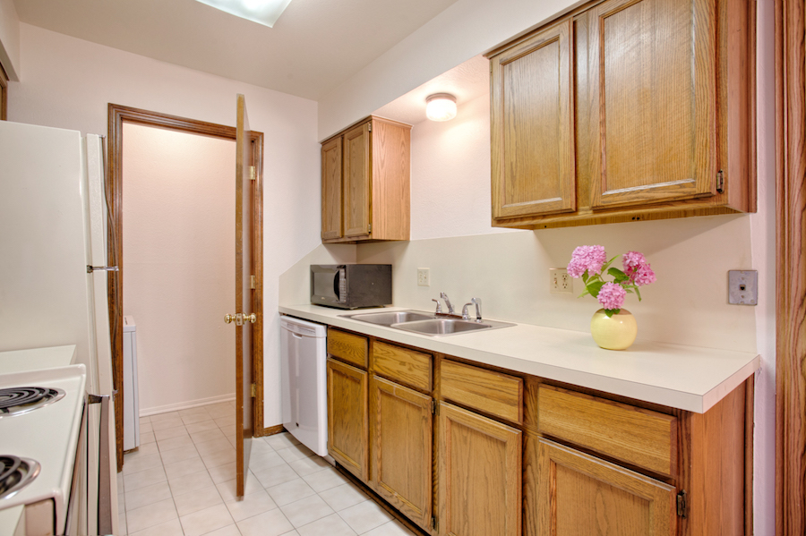002-Kitchen B.jpg