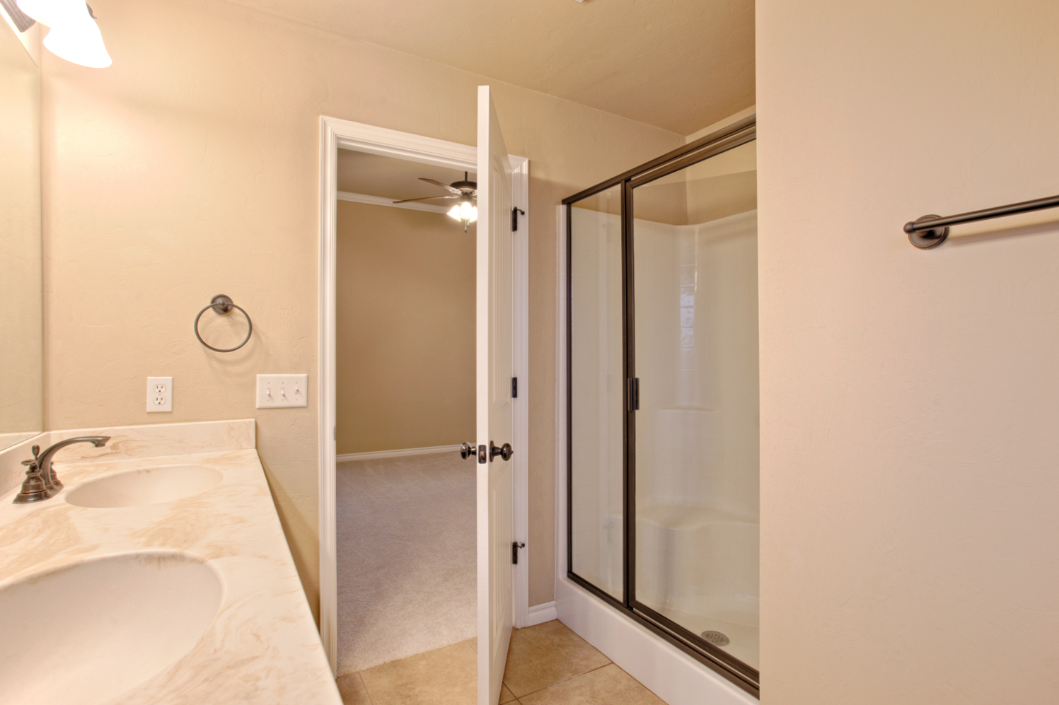 Master Bath B.jpg