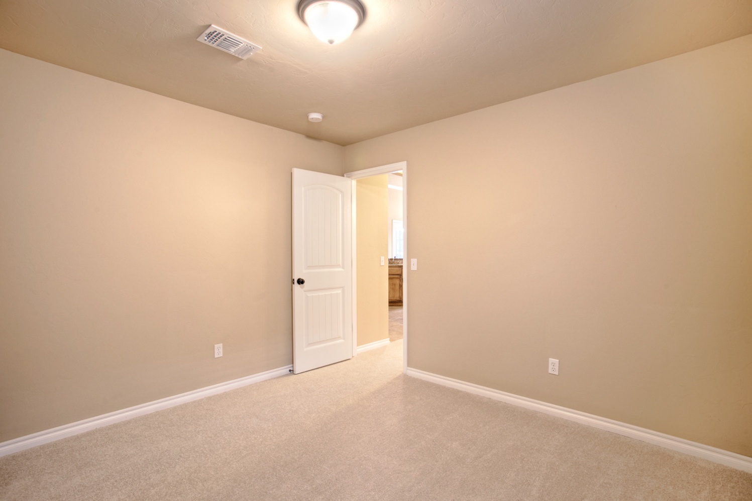 Bedroom 1B.jpg