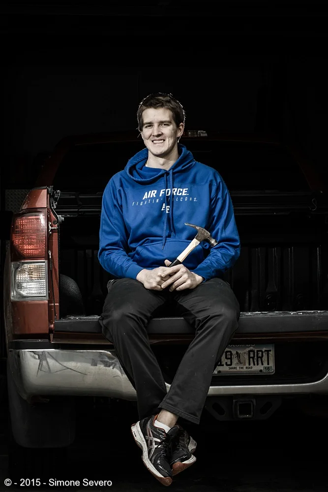 Derek is the son of one of my street neighboors. I believe it was the first time I ever saw him. He attends the University in Illinois. He is studying Athletic training and Exercise Science. I invited him when I was getting home and saw his breaking…
