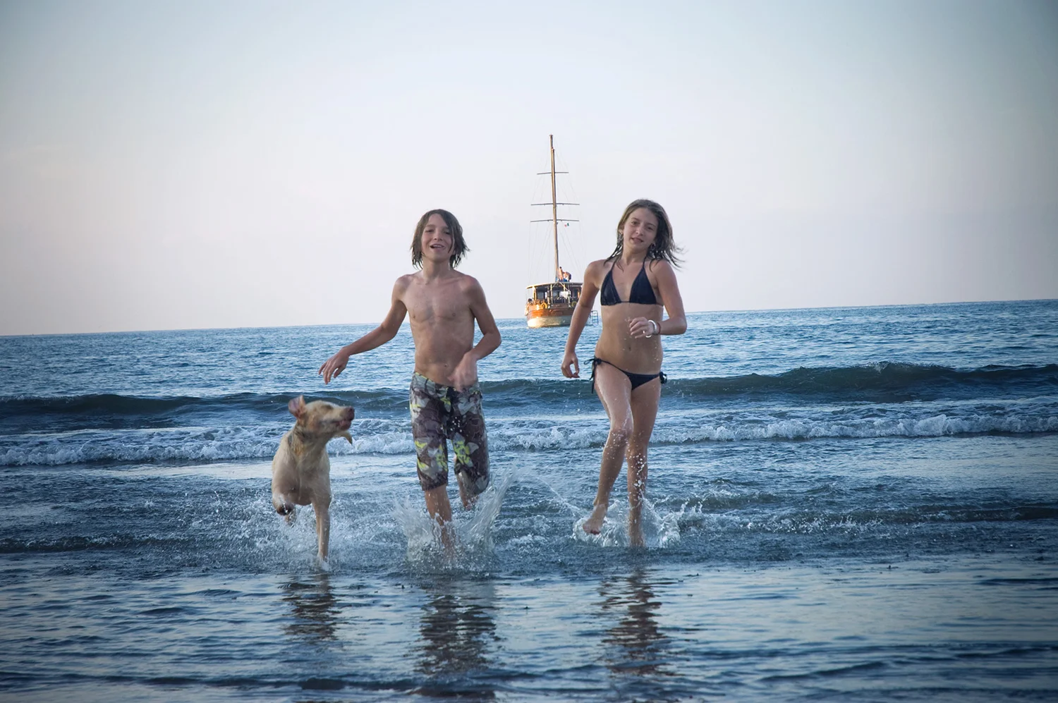 Family portraits that uniquely tell your families story. Services available in Portland Oregon & Maui Hawaii.