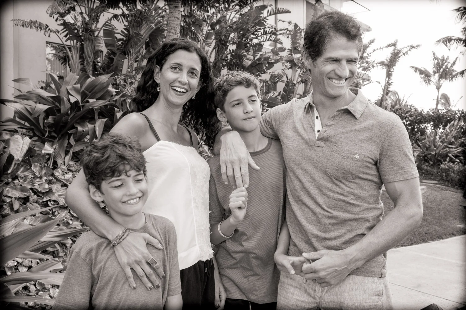Family portraits that uniquely tell your families story. Services available in Portland Oregon & Maui Hawaii.