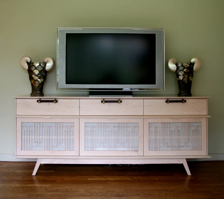 Molly TV Console