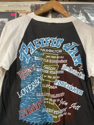 Vintage 82 Pacific Jam Tour Tee — 1 Look Vintage