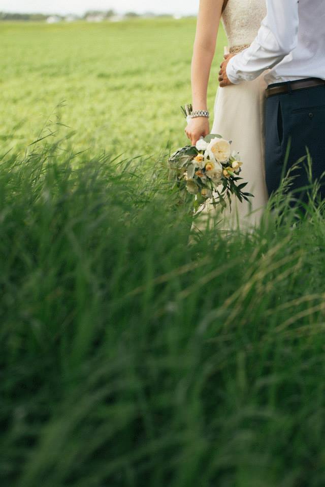 A beautiful country wedding! (Photo credit - www.jaysiemensweddings.com )