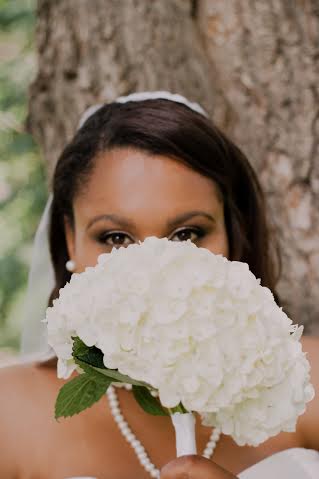 Hydrangea bouquets! (Photo credit Kathryn Heppner photography)