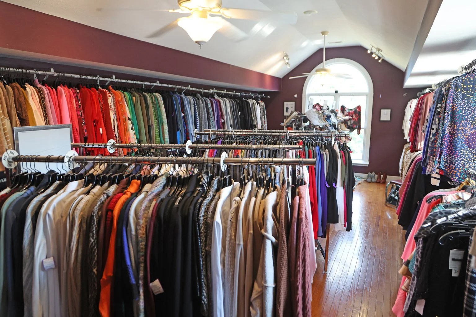 Loralei's_Boutique_01.JPG