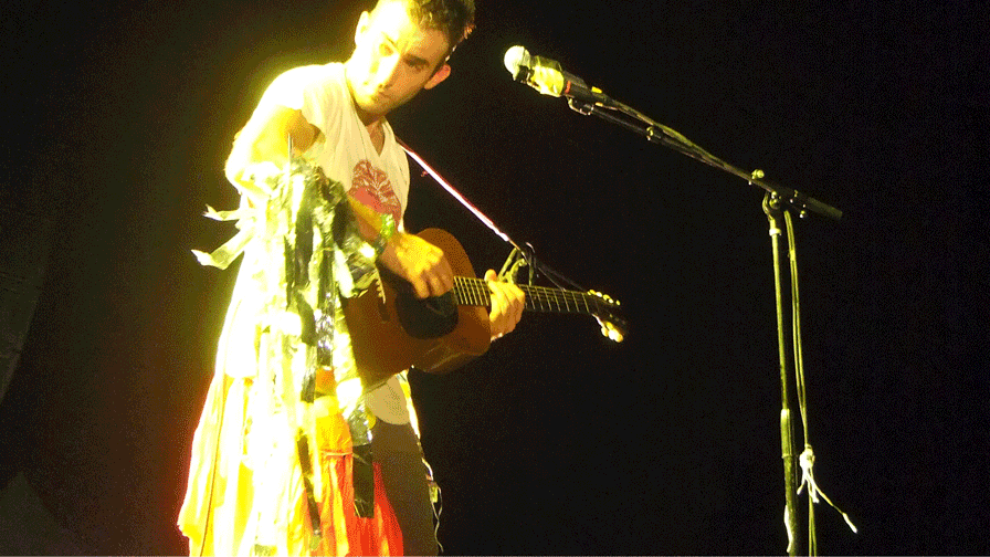 DSCF1059small.gif