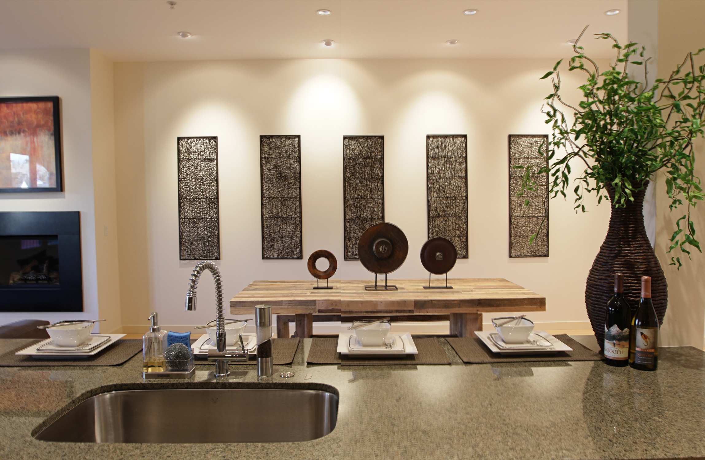 Kitchen Dining1.jpg