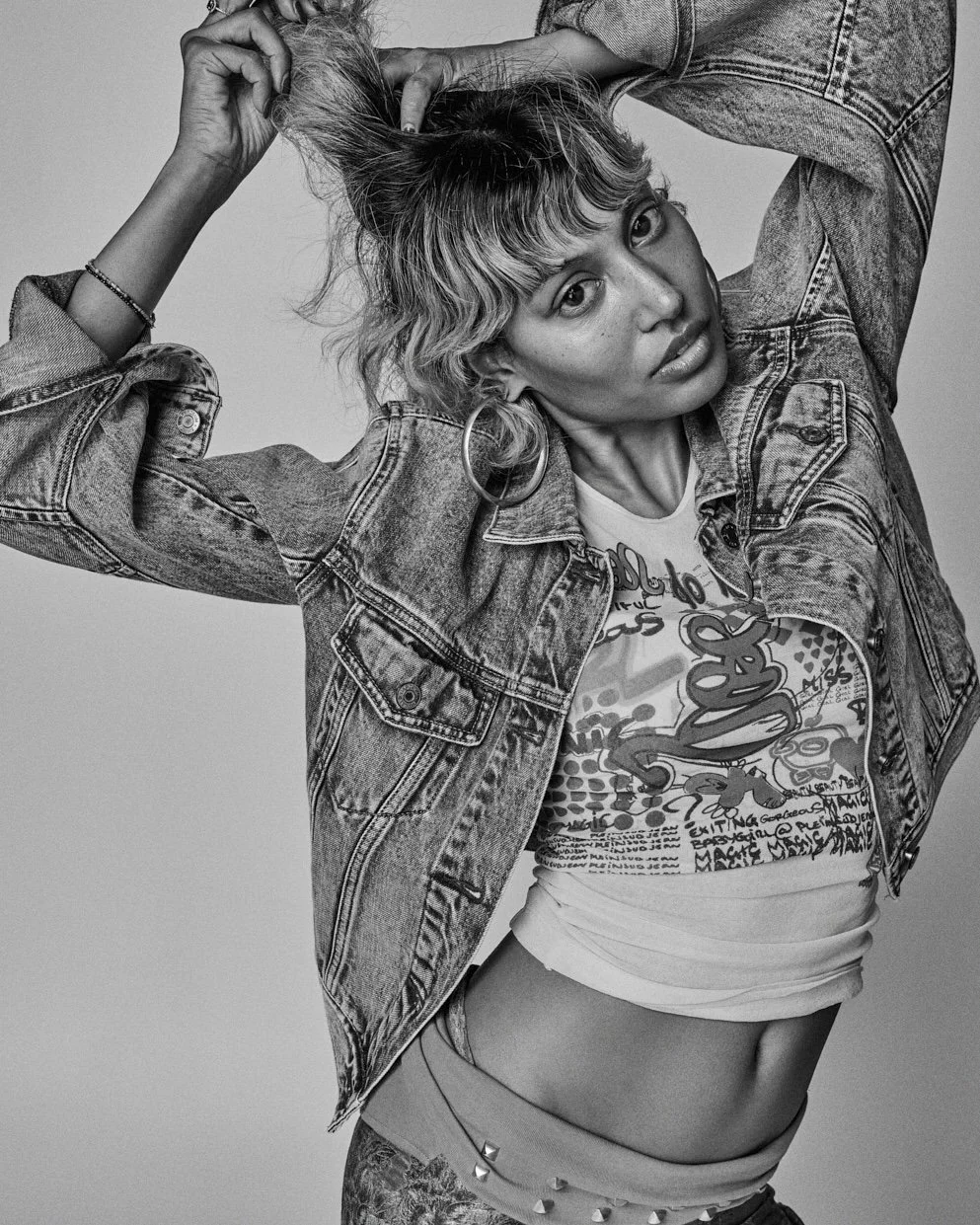 46_7080-V2_Vanessa_Gray.jpg