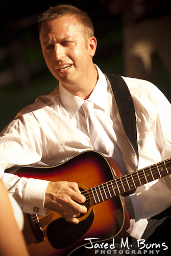 Mountain Springs Lodge Leavenworth Wedding Photographer - Groom singing