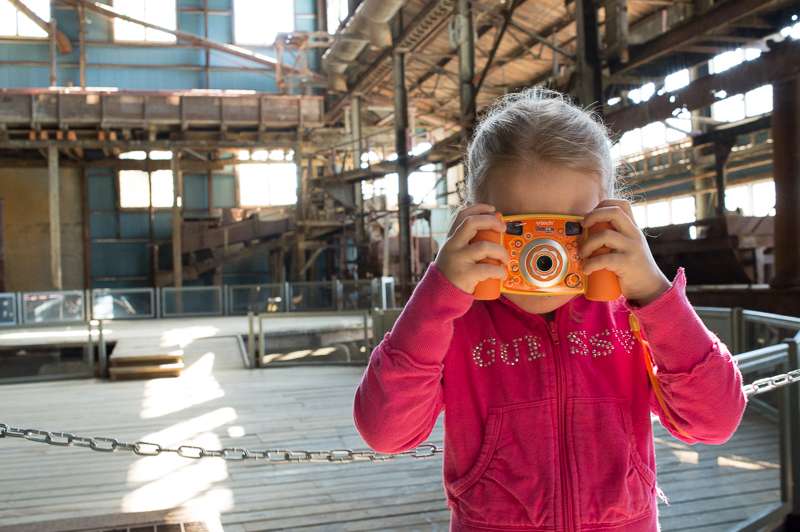 Snohomish Family Photographer - Girl with Camera 7