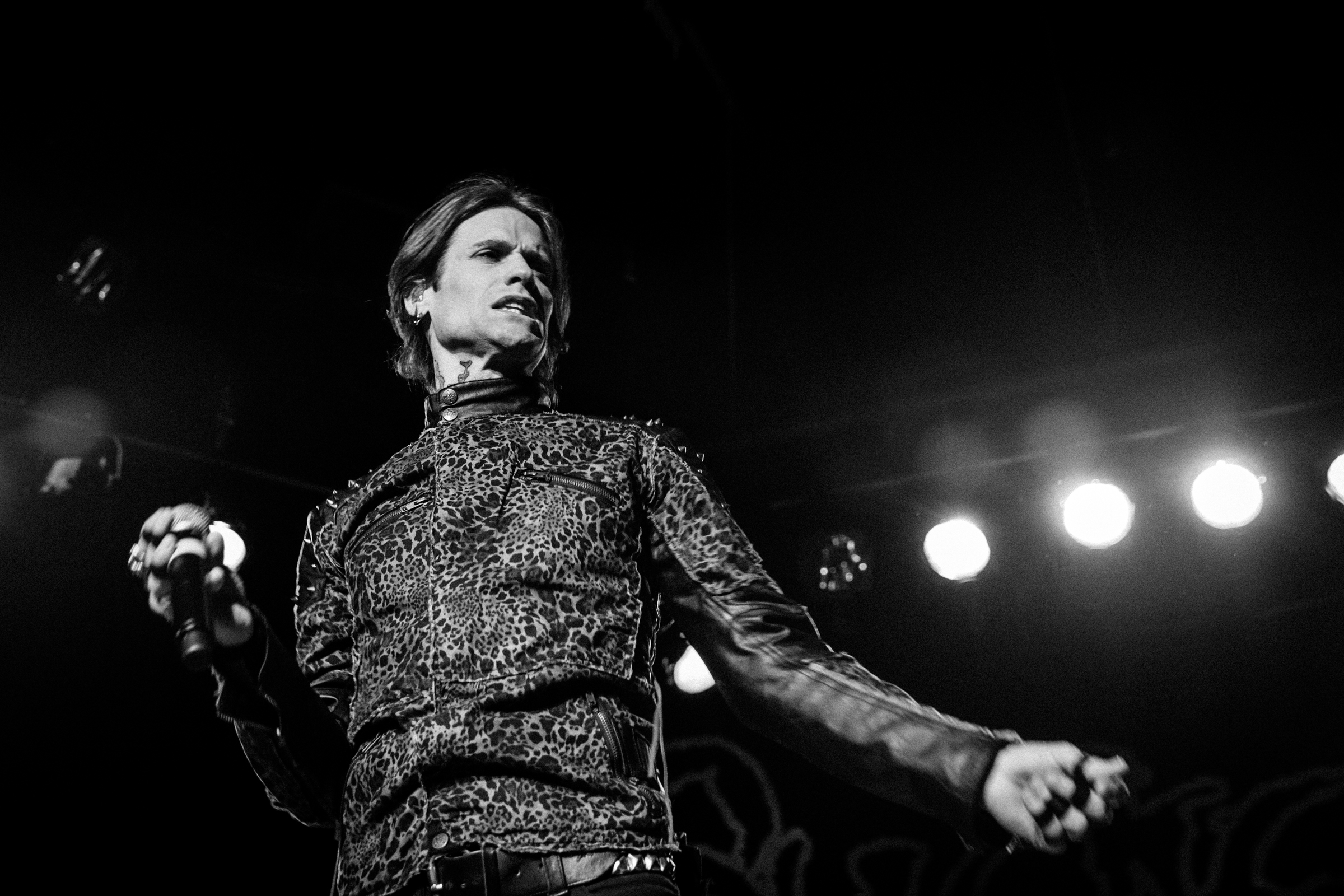 Buckcherry - Calgary Photographer © J. Dirom