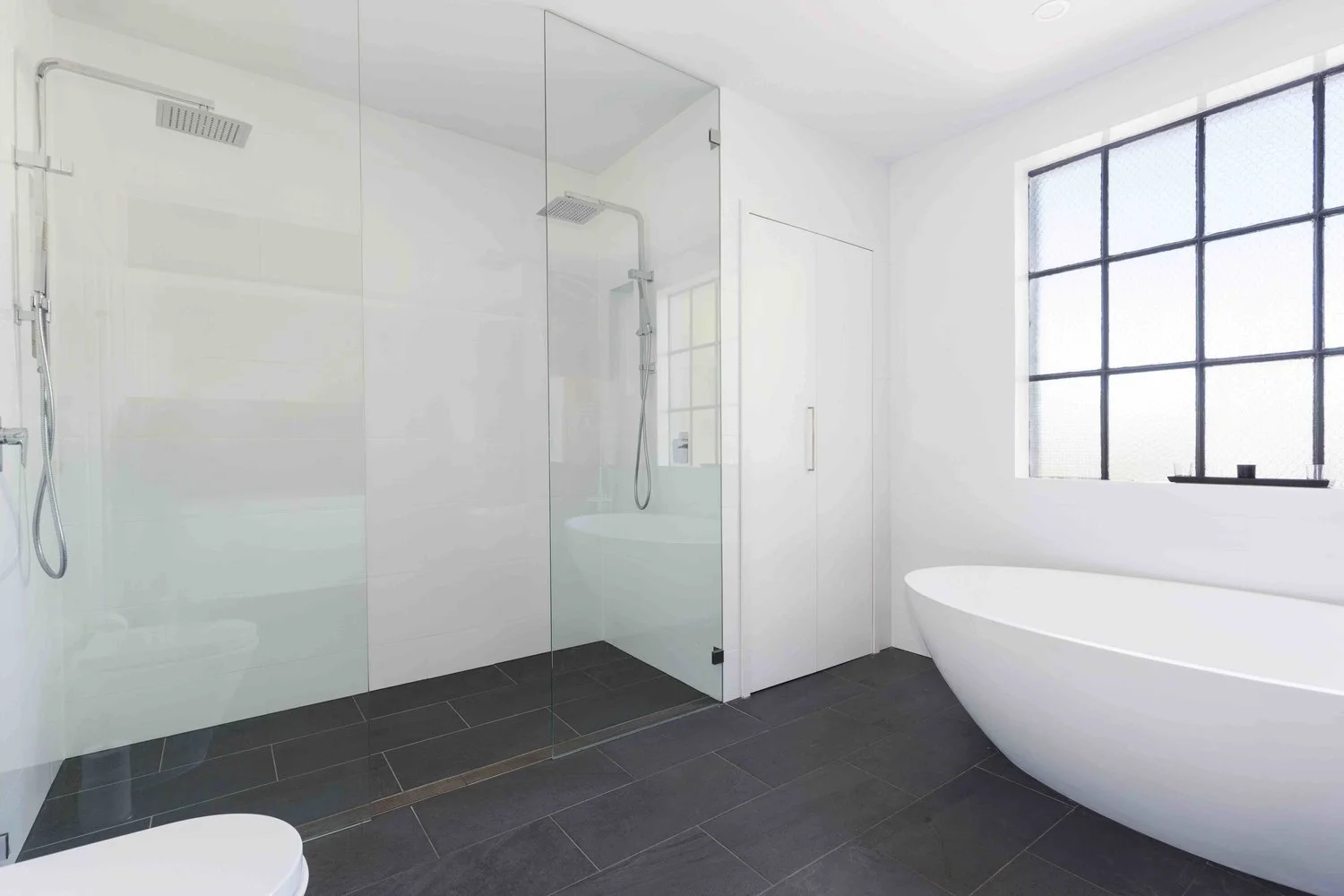 SHAYNE_ALLEN_GREEN_ROOM_Main+bathroom+#1+copy.jpg