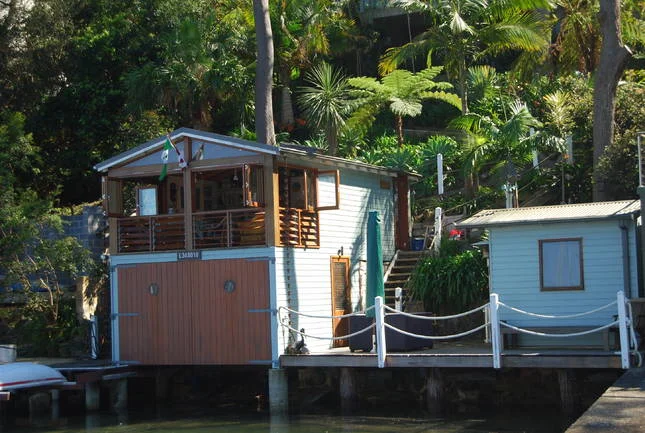 SHAYNE_ALLEN_SALACIA_BOAT_SHED_img_117654_d581f8596c80708b5891078d357ba975_max800x600.jpg