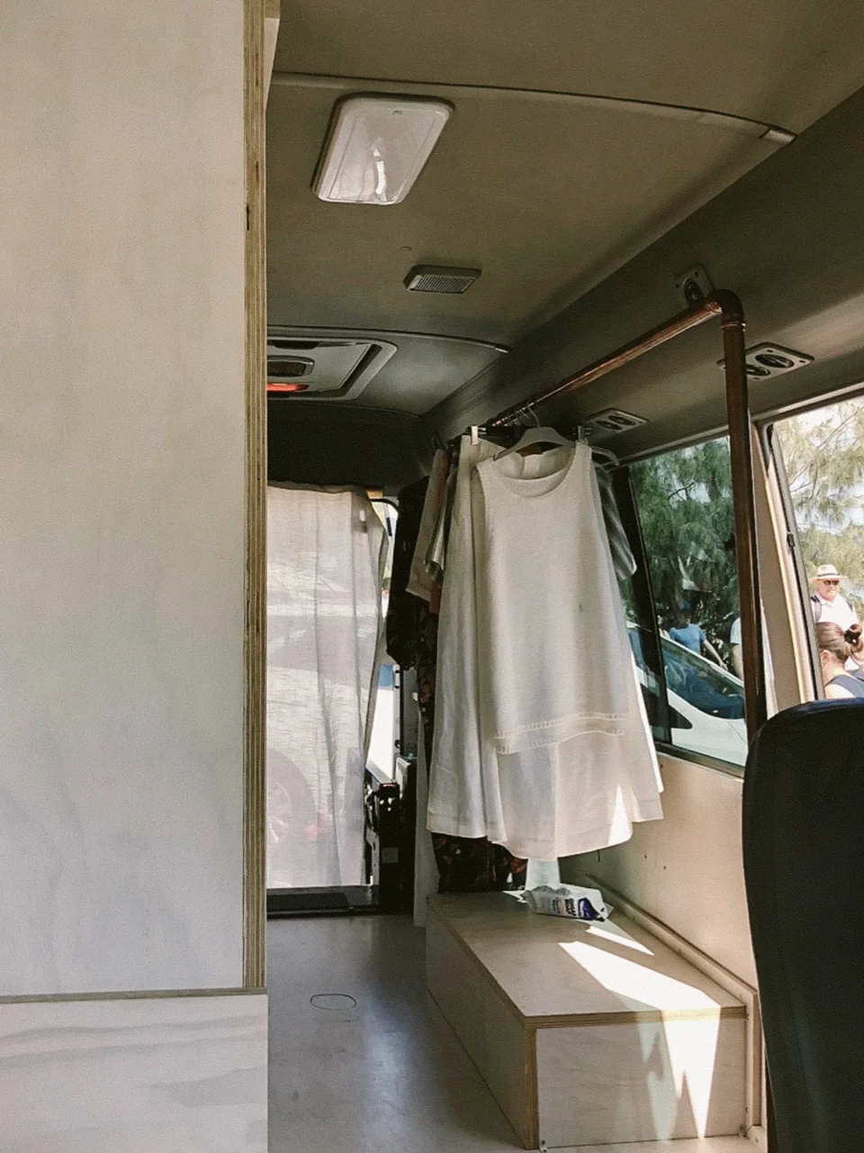 SHAYNE_ALLEN_LOCATION_BUS_BYRON_BAY-3.jpg
