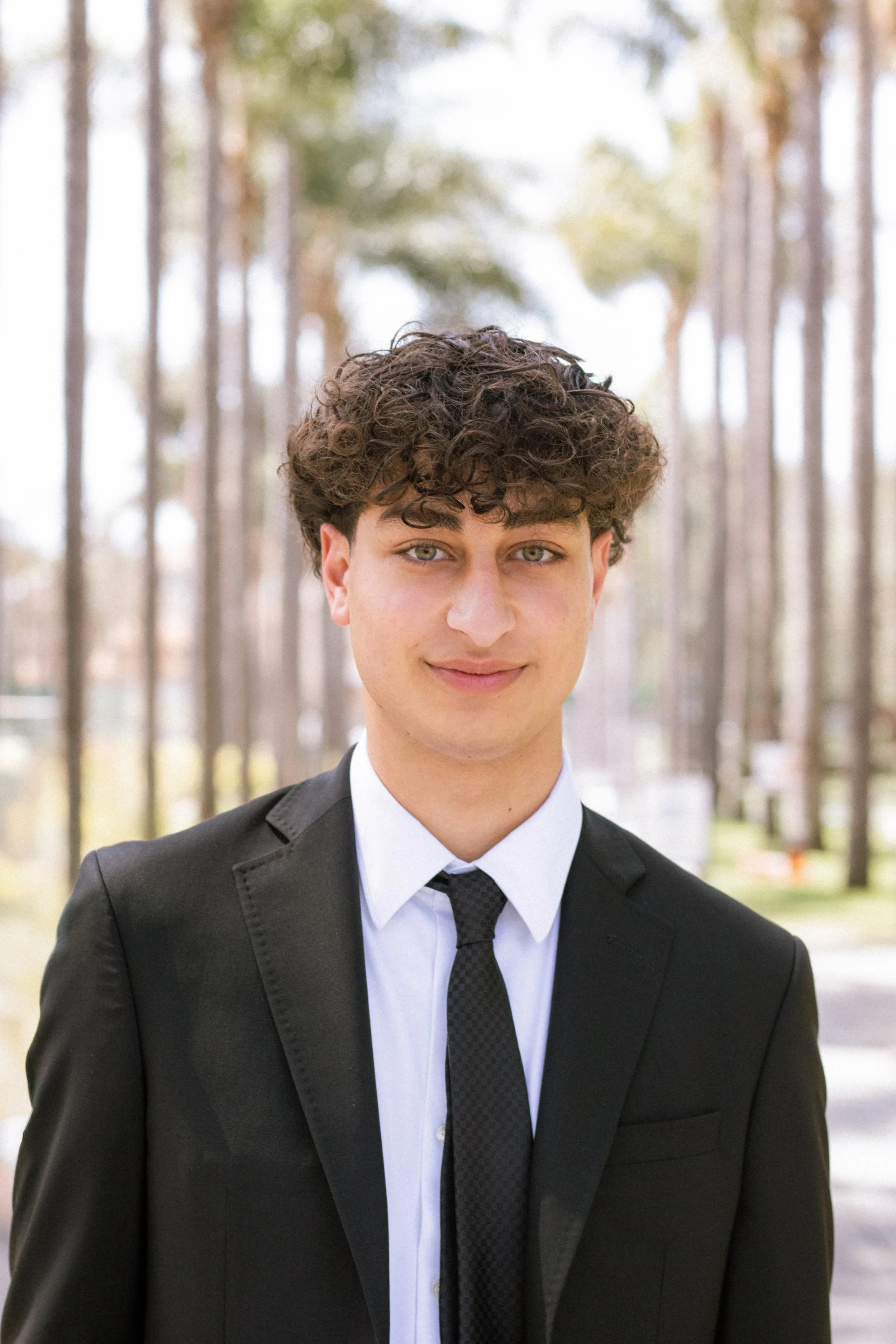 Ari Kacharian | Finance & Management
