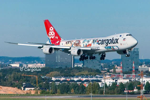 4949 Boeing 747-8F "Cargolux, Cutaway" Limited Edition