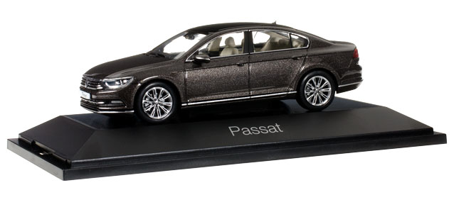 70874 VW Passat, bruin met., Herpa
