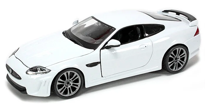 18-21063W Jaguar XKR-S, wit, Bburago