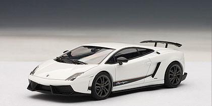 54643 Lamborghini Gallardo LP570-4 Superleggera, wit, Auto Art