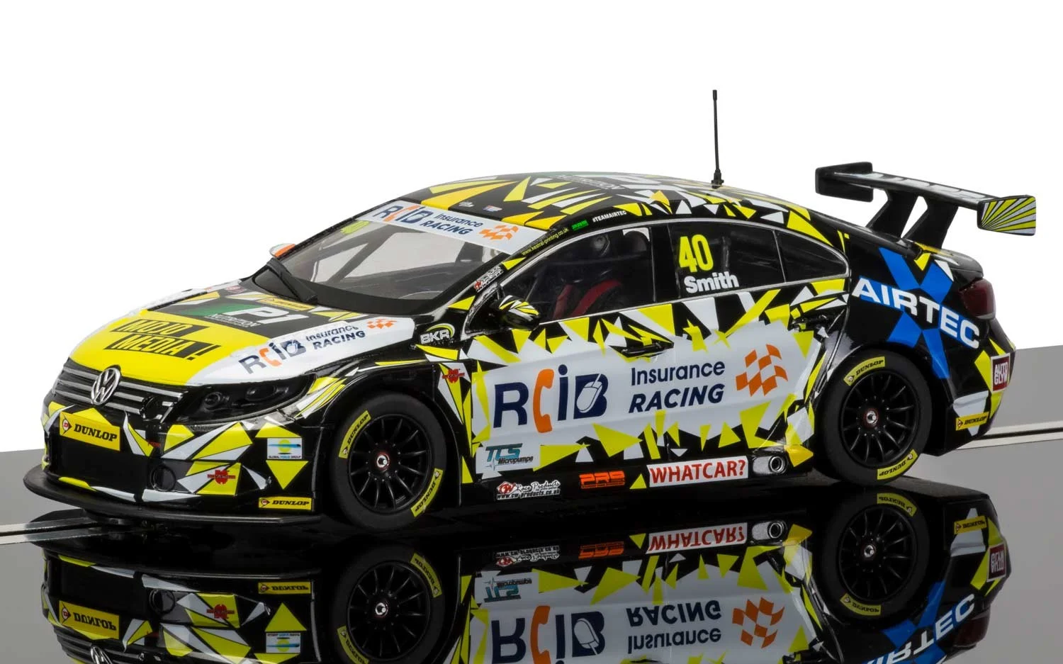 3864 BTCC VW Passat 2016 British Touringcar Champ. "No.40 Aaro, Smith, Scalextric