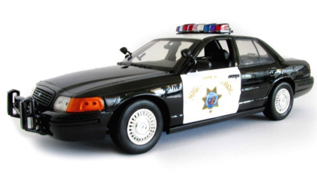 73501 Ford Crown Victoria "California Highway Patrol" 2001, Motor Max