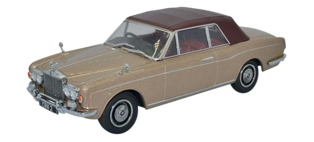 43RRC002 Rolls-Royce Corniche Covertible (closed), bruin, Oxford