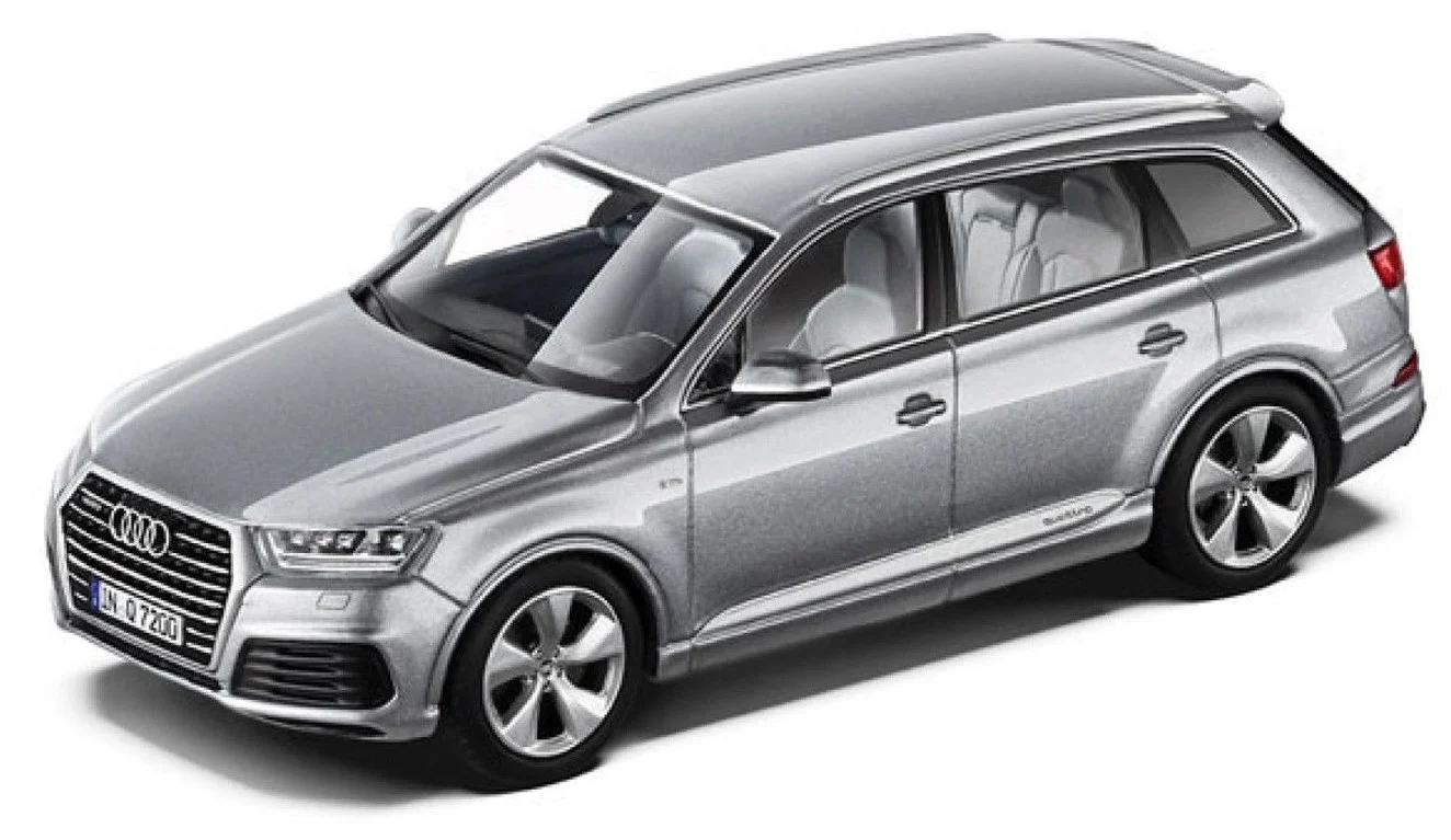 501.14.076.13 Audi Q7 2015, zilver, Schuco
