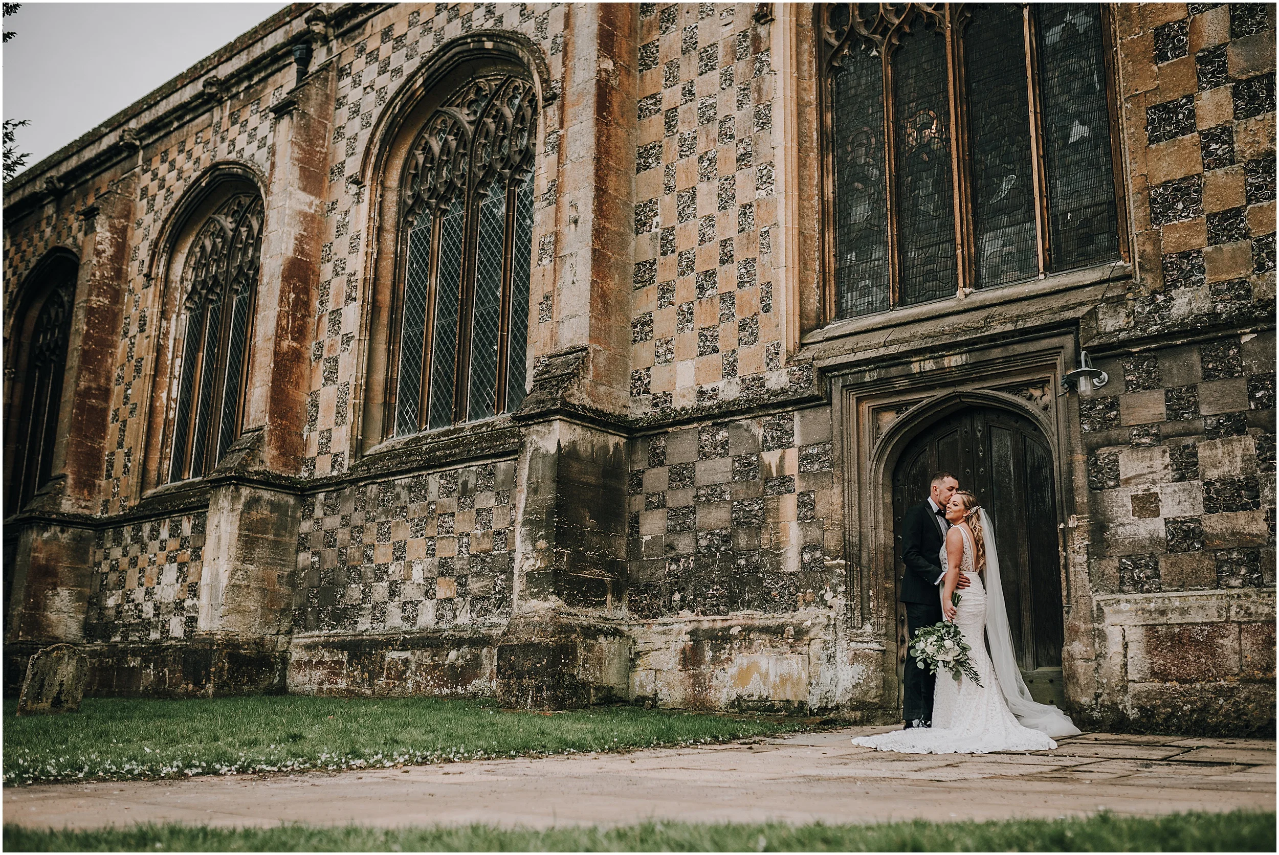 Hannah &amp; Joshua | Trunkwell House | Berkshire Wedding Photography