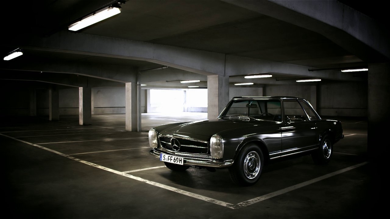 Mercedes-Benz SL. Aus der Serie "Dreamcars", einer internationalen Dachmarken-Kampagne. Konzept und Text von Bernd Müller, produziert von Goodfilm/Stuttgart.