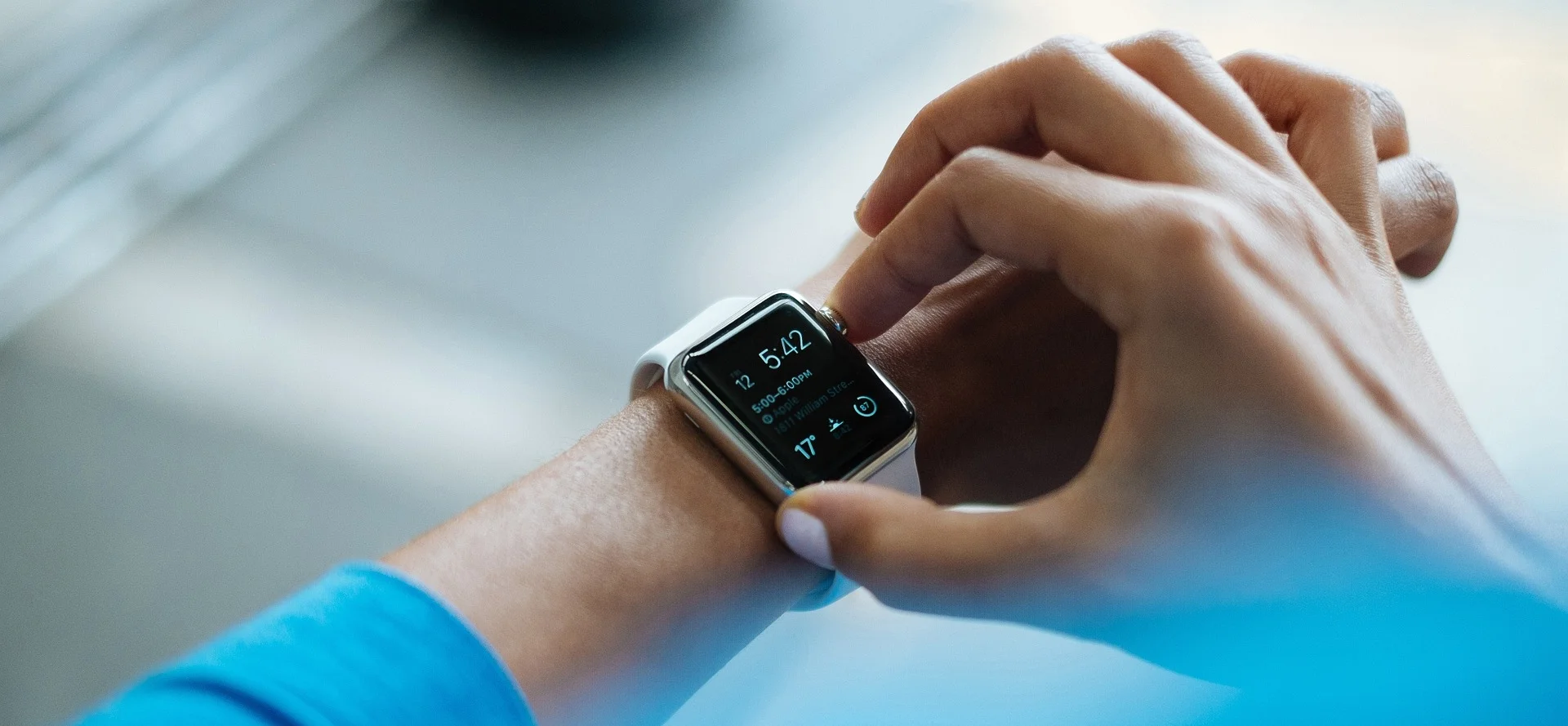 smartwatch-828786_1920.jpg