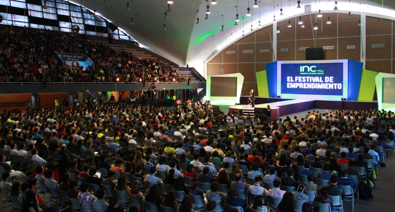 Entre los tópicos examinados en el estudio están el porcentaje de los docentes, alumnos y exalumnos que han tenido éxito como emprendedores; el alcance de los programas de mentoring; y las becas para estudios de emprendimiento. - 