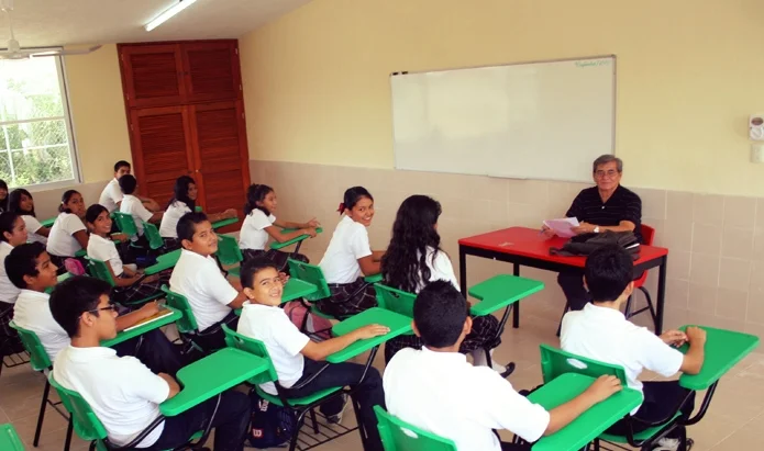 alumnos en escuela.jpg