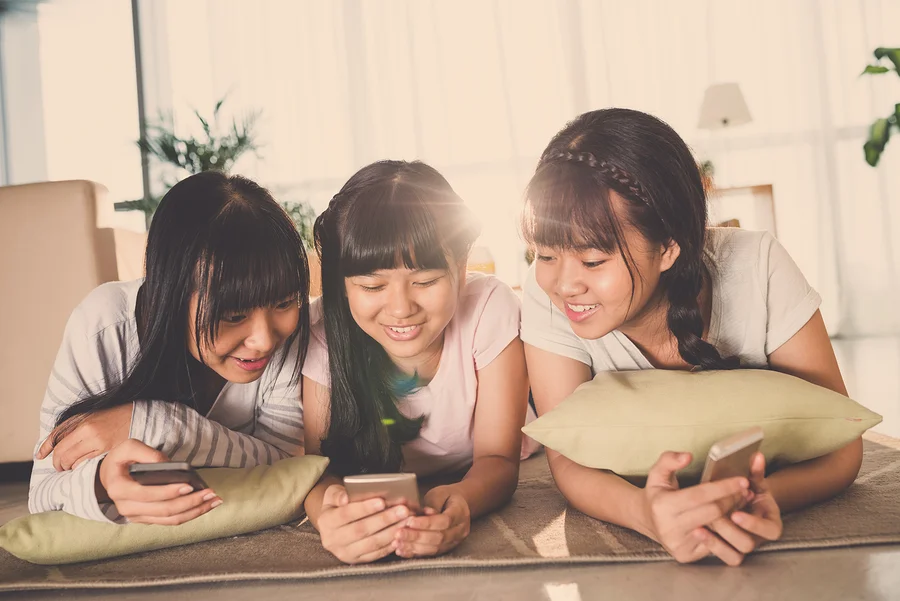 niñas de la generación z en youtube