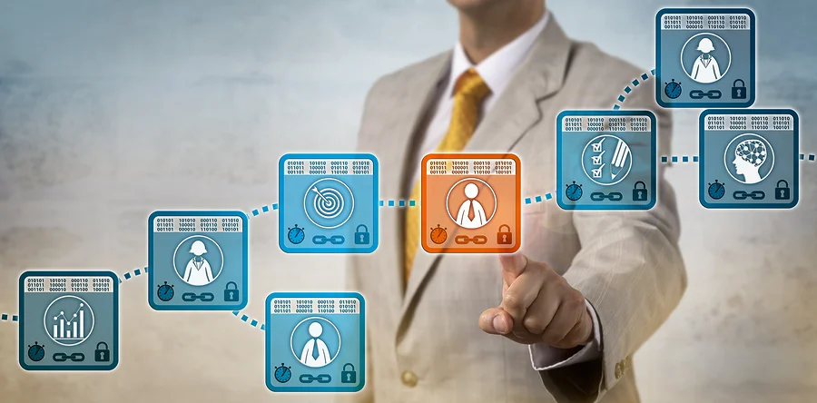 Empresario en un entorno de blockchain