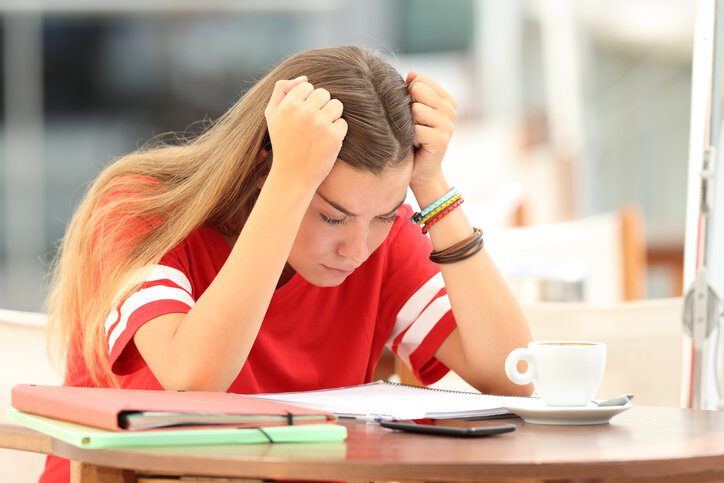 Los estudiantes universitarios están exhaustos emocionalmente y necesitan ayuda