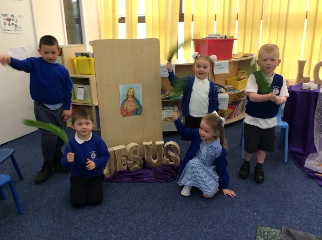 We started off Hoy Week by celebrating Palm Sunday. We celebrated just like the people of Jerusalem when Jesus arrived. Hosanna!