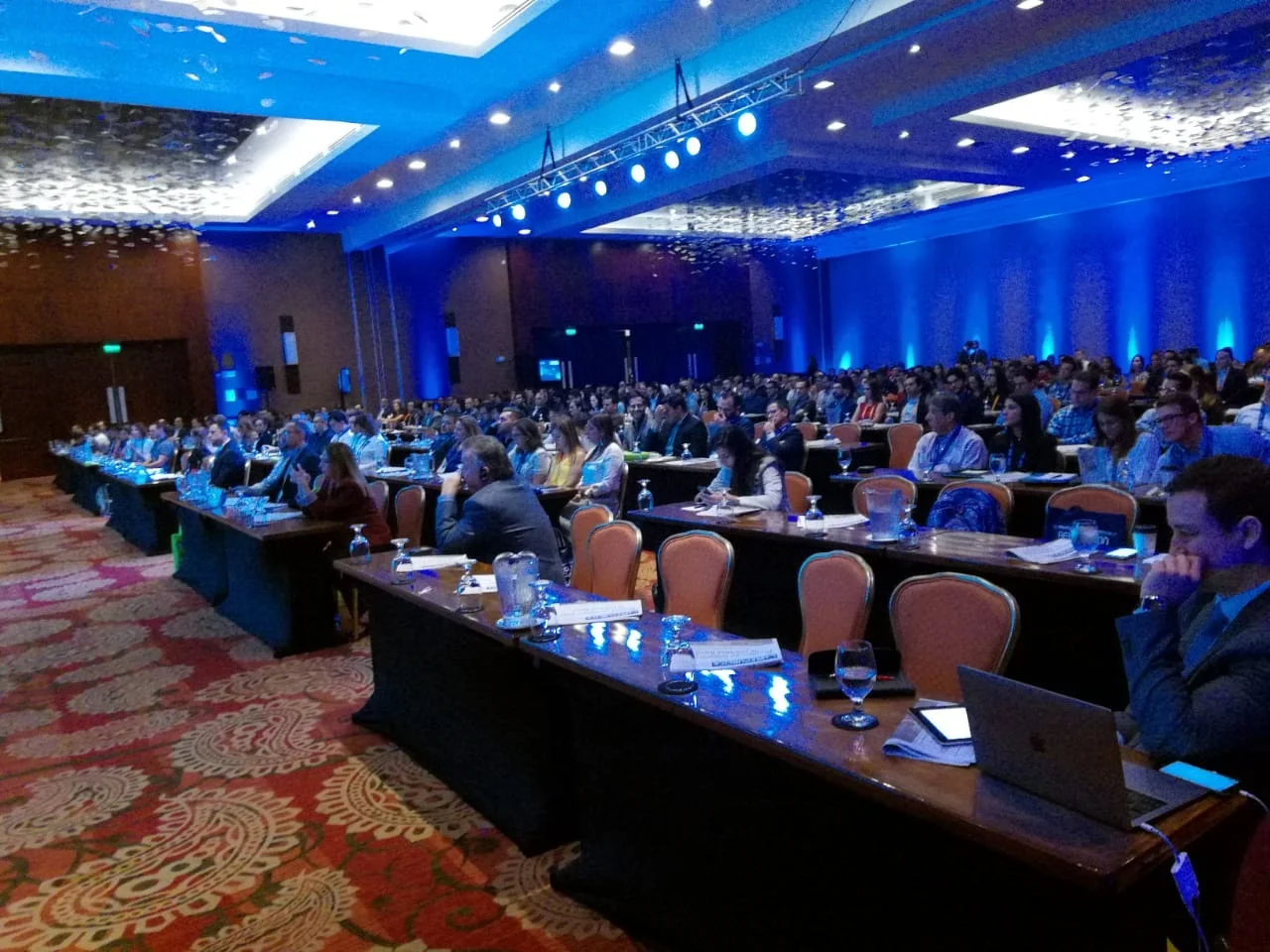 Más de 100 empresas en conjunto con 350 líderes comparten sus conocimientos sobre la transformación digital en el Hotel Intercontinental.
