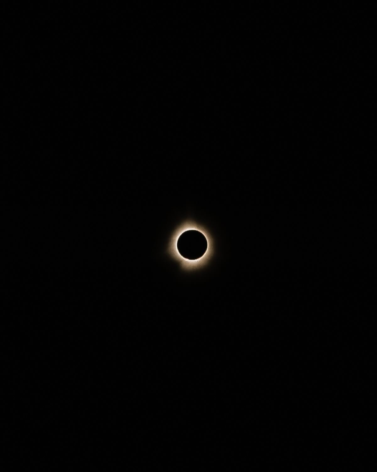 Total eclipse on a little Fujix100F for fun 😂 I&rsquo;m pretty impressed, actually. Was not expecting a bunch with the 23mm lens but wanted a small mirrorless to carry around today.

From our very own sweet Monson.

Looking around as the light shift